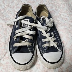 Kids converse